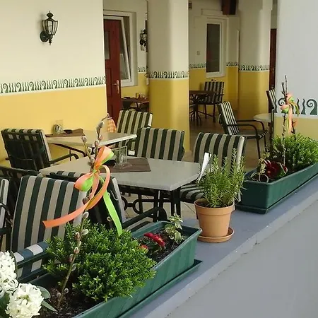Resi Inn 3*